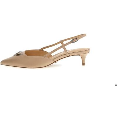 Escarpins femme Guess Jesson - Publicité Escarpins femme Guess Jesson - Publicité