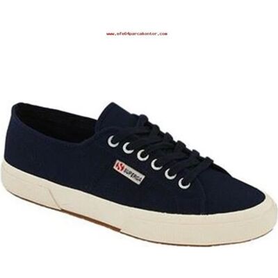 Superga Baskets En Toile Bleu Marine - Publicité Superga Baskets En Toile Bleu Marine - Publicité