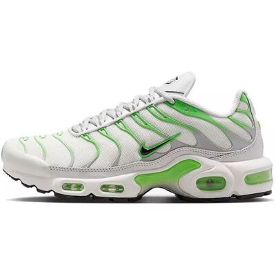 Basket Nike W Air Max Plus TN Nike Vert - Publicité Basket Nike W Air Max Plus TN Nike Vert - Publicité
