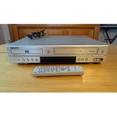 COMBINE MAGNETOSCOPE LECTEUR DVD - SAMSUNG SV-DVD3E - 6 TETES Gris - Publicité COMBINE MAGNETOSCOPE LECTEUR DVD - SAMSUNG SV-DVD3E - 6 TETES Gris - Publicité