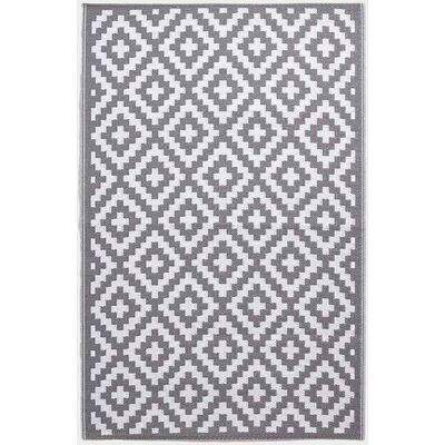 Tapis extérieur jardin imperméable réversible et résistant UV - Zoe - 180 x 270 cm - Gris - Matériaux recyclés - Homescapes Gris - Publicité Tapis extérieur jardin imperméable réversible et résistant UV - Zoe - 180 x 270 cm - Gris - Matériaux recyclés - Homescapes Gris - Publicité
