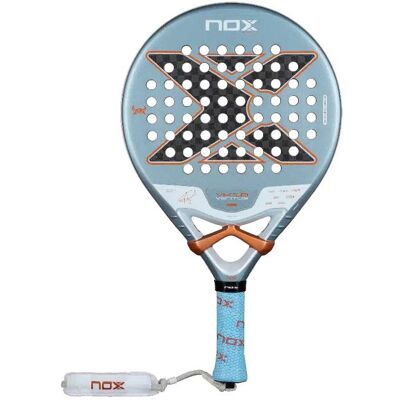 Raquette de padel Nox VK10 Ventus Control 12K par Aranzazu Osoro Bleu - Publicité Raquette de padel Nox VK10 Ventus Control 12K par Aranzazu Osoro Bleu - Publicité