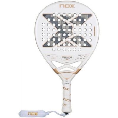 Raquette de padel Nox AT10 Genius 12K Alum Xtrem par Agustín Tapia Blanc - Publicité Raquette de padel Nox AT10 Genius 12K Alum Xtrem par Agustín Tapia Blanc - Publicité