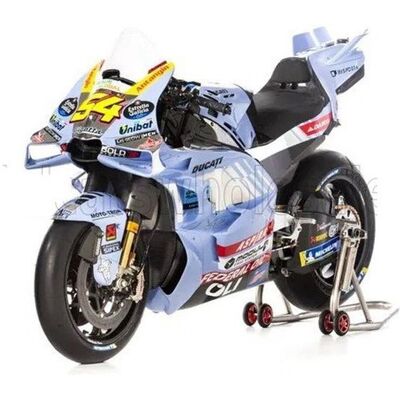 Véhicule miniature de collection - MAISTO - Ducati Desmosedici GP25 - Échelle 1/18 - MotoGP 2025 - Bleu clair - Publicité Véhicule miniature de collection - MAISTO - Ducati Desmosedici GP25 - Échelle 1/18 - MotoGP 2025 - Bleu clair - Publicité