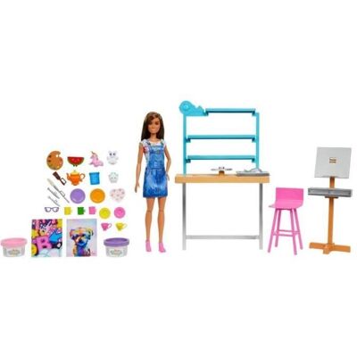 Mattel Barbie - Coffret atelier artistique - Poupée mannequin - Dès 3 ans HCM85 Rose - Publicité Mattel Barbie - Coffret atelier artistique - Poupée mannequin - Dès 3 ans HCM85 Rose - Publicité
