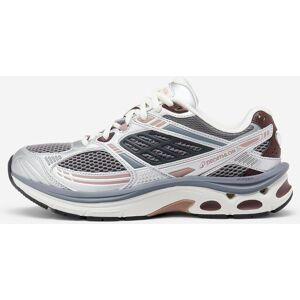 Baskets Femme, RR2K gris et marron - DECATHLON 40 - Publicité Baskets Femme, RR2K gris et marron - DECATHLON 40 - Publicité