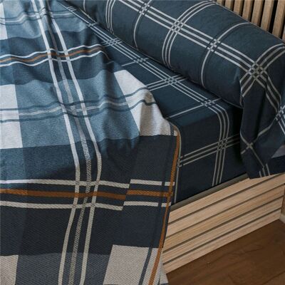 Becquet Drap plat en percale de coton bleu marine à carreaux - CHRISTOPHE 240 x 300 cm unisex - Publicité Becquet Drap plat en percale de coton bleu marine à carreaux - CHRISTOPHE 240 x 300 cm unisex - Publicité