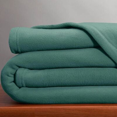 Becquet Couverture tempérée 350 g/m² vert eucalyptus - POLAIRE UNIE 240 x 220 cm unisex - Publicité Becquet Couverture tempérée 350 g/m² vert eucalyptus - POLAIRE UNIE 240 x 220 cm unisex - Publicité
