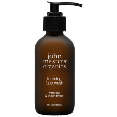 Mousse nettoyante à la rose & au tilleul - John Masters Organics female - Publicité Mousse nettoyante à la rose & au tilleul - John Masters Organics female - Publicité