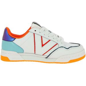 Derbies Victoria Baskets Blanc - Publicité Derbies Victoria Baskets Blanc - Publicité