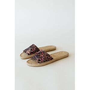 Espadrilles Skfk WSA00005 Noir - Publicité Espadrilles Skfk WSA00005 Noir - Publicité