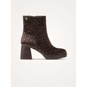 Bottines Vanessa Wu Bottines à plateforme et talon bois Marina Marron - Publicité Bottines Vanessa Wu Bottines à plateforme et talon bois Marina Marron - Publicité