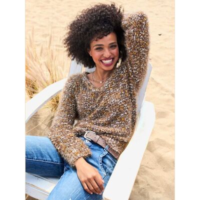 Pull en tricot jolie structure tricot - Publicité Pull en tricot jolie structure tricot - Publicité