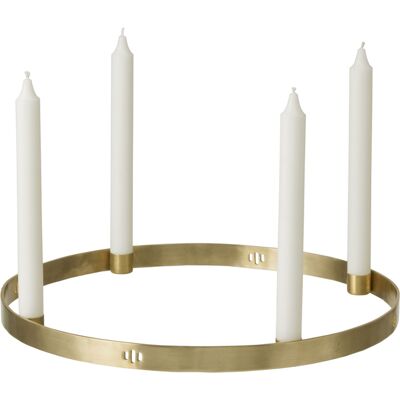 Ferm Living - Grand porte-bougie en laiton - Or - Designer Trine Andersen - Publicité Ferm Living - Grand porte-bougie en laiton - Or - Designer Trine Andersen - Publicité