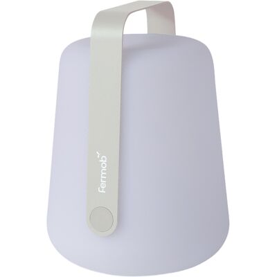 Fermob - Lampe extérieur sans fil rechargeable Balad - Gris - Polyéthylène - Designer Tristan Lohner - Publicité Fermob - Lampe extérieur sans fil rechargeable Balad - Gris - Polyéthylène - Designer Tristan Lohner - Publicité