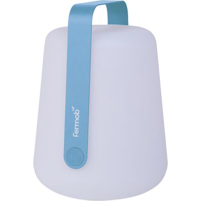 Fermob - Lampe extérieur sans fil rechargeable Balad - Bleu - Polyéthylène - Designer Tristan Lohner - Publicité Fermob - Lampe extérieur sans fil rechargeable Balad - Bleu - Polyéthylène - Designer Tristan Lohner - Publicité