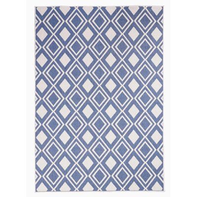 Tapis extérieur réversible bleu UNAMOURDETAPIS - 60x110 - Kilim moderne - Publicité Tapis extérieur réversible bleu UNAMOURDETAPIS - 60x110 - Kilim moderne - Publicité