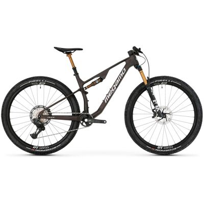 Vélo MEGAMO Track 02 2026 S GRENAT - Publicité Vélo MEGAMO Track 02 2026 S GRENAT - Publicité