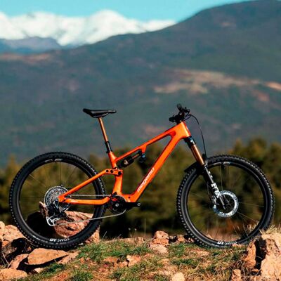 Vélo électrique MEGAMO Reason AIR CRB 07 Ambre Orange 2027 M ORANGE - Publicité Vélo électrique MEGAMO Reason AIR CRB 07 Ambre Orange 2027 M ORANGE - Publicité