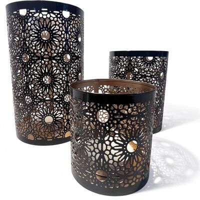 Thorness Set Of 3 Moroccan Tea Light Holders, Black & Gold Metal, Arabic Design - Publicité Thorness Set Of 3 Moroccan Tea Light Holders, Black & Gold Metal, Arabic Design - Publicité