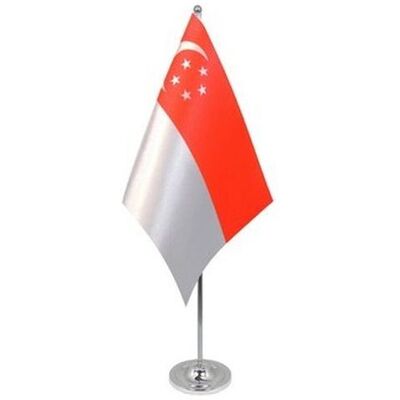 Az Flag Drapeau De Table Prestige Singapour 22x15cm En Satin - Grand Drapeaux De Bureau - Publicité Az Flag Drapeau De Table Prestige Singapour 22x15cm En Satin - Grand Drapeaux De Bureau - Publicité