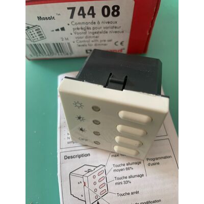 Legrand Commande À Niveau Préréglés Pour Variateur 03670 74408 Ou 744 08 - Publicité Legrand Commande À Niveau Préréglés Pour Variateur 03670 74408 Ou 744 08 - Publicité