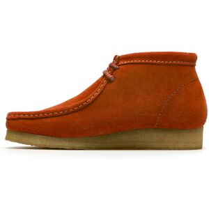Clarks Wallabee Boot Bottes Chukka Pour Hommes En Suede Orange - Publicité Clarks Wallabee Boot Bottes Chukka Pour Hommes En Suede Orange - Publicité