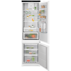 Electrolux Réfrigérateur-congélateur Encastrable 188.4 cm Série 700 GreenZone ENP7MD19S - Publicité Electrolux Réfrigérateur-congélateur Encastrable 188.4 cm Série 700 GreenZone ENP7MD19S - Publicité