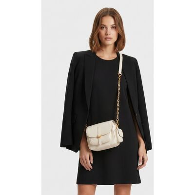 Coccinelle Leather Cross Body Bag With Chain Strap In White Taille: OS Sacs en bandoulière Outlet Femme Blanche - Publicité Coccinelle Leather Cross Body Bag With Chain Strap In White Taille: OS Sacs en bandoulière Outlet Femme Blanche - Publicité