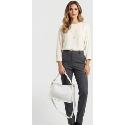 Coccinelle Leather Shoulder Bag With Strap In White Taille: OS Sacs en bandoulière Outlet Femme Blanche - Publicité Coccinelle Leather Shoulder Bag With Strap In White Taille: OS Sacs en bandoulière Outlet Femme Blanche - Publicité