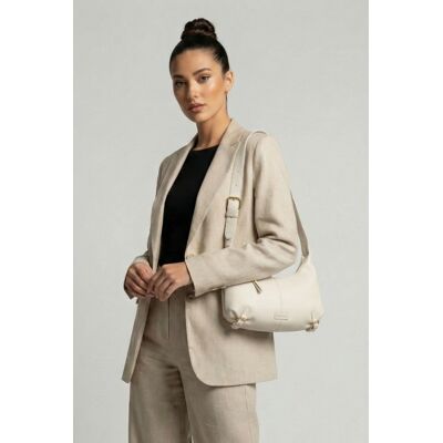 Coccinelle Leather Shoulder Bag In Cream Taille: OS Shorts Outlet Femme Blanche - Publicité Coccinelle Leather Shoulder Bag In Cream Taille: OS Shorts Outlet Femme Blanche - Publicité
