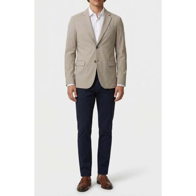 Guess by Marciano GUESS Marciano By Fp Packable Blazer R Hazel Wood Taille: 56 Costumes Outlet Homme - Publicité Guess by Marciano GUESS Marciano By Fp Packable Blazer R Hazel Wood Taille: 56 Costumes Outlet Homme - Publicité