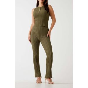 Guess by Marciano GUESS Marciano By Giada Flare Sweater Pant Army Olive Taille: S Évasés pantalons Outlet Femme Vert - Publicité Guess by Marciano GUESS Marciano By Giada Flare Sweater Pant Army Olive Taille: S Évasés pantalons Outlet Femme Vert - Publicité