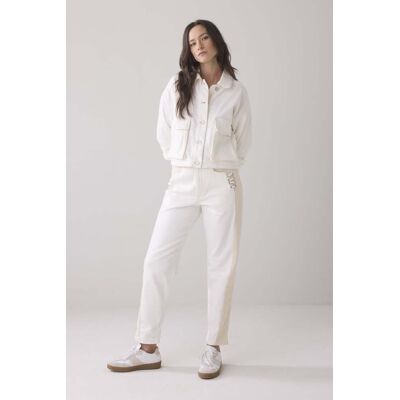 Summum Woman Mom's Fit Jeans Comfi Cotton Twill White Denim Taille: 36 Pantalons de costume Outlet Femme Bleu - Publicité Summum Woman Mom's Fit Jeans Comfi Cotton Twill White Denim Taille: 36 Pantalons de costume Outlet Femme Bleu - Publicité