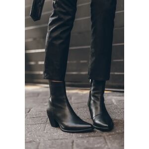Mikuta The Black Leather Ankle Boots Taille: 36 Bottes Outlet Femme Le Noir - Publicité Mikuta The Black Leather Ankle Boots Taille: 36 Bottes Outlet Femme Le Noir - Publicité