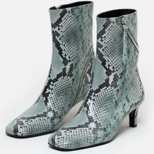 Closed Boot Light Sky Blue Taille: 38 Bottes Outlet Femme Bleu - Publicité Closed Boot Light Sky Blue Taille: 38 Bottes Outlet Femme Bleu - Publicité