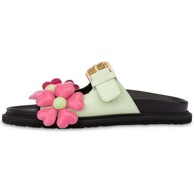 Moschino Sabotd.micrologo35 Vern.verd/na.rsa Taille: 35 Slippers Outlet Femme - Publicité Moschino Sabotd.micrologo35 Vern.verd/na.rsa Taille: 35 Slippers Outlet Femme - Publicité