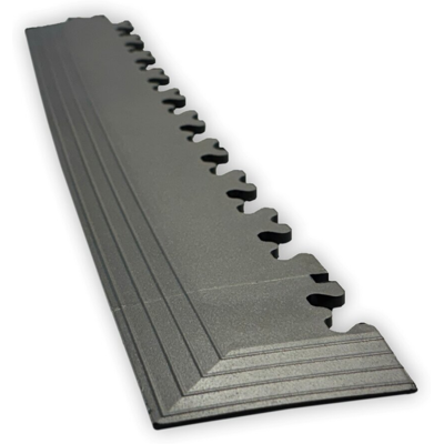 Corner pose libre pvc supertile access & corner 7015 dark grey -corner - Gerflor - 50.3 cm x 50.3 cm x 0.5 cm - Publicité Corner pose libre pvc supertile access & corner 7015 dark grey -corner - Gerflor - 50.3 cm x 50.3 cm x 0.5 cm - Publicité