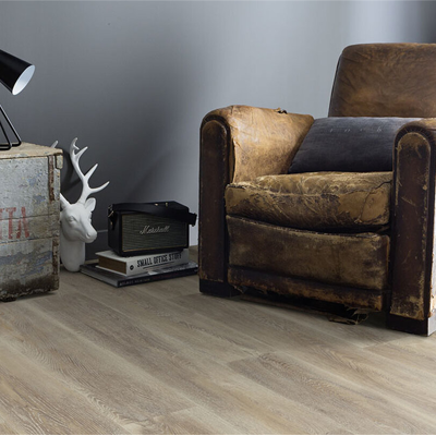 Rouleau 4m de sol PVC effet bois pose sans colle cognac blond Gerflor - 3000 cm x 400 cm x 0.2 cm - Publicité Rouleau 4m de sol PVC effet bois pose sans colle cognac blond Gerflor - 3000 cm x 400 cm x 0.2 cm - Publicité