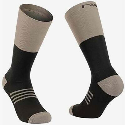 Chaussettes Northwave Extreme Pro High noir marron clair - M - Publicité Chaussettes Northwave Extreme Pro High noir marron clair - M - Publicité