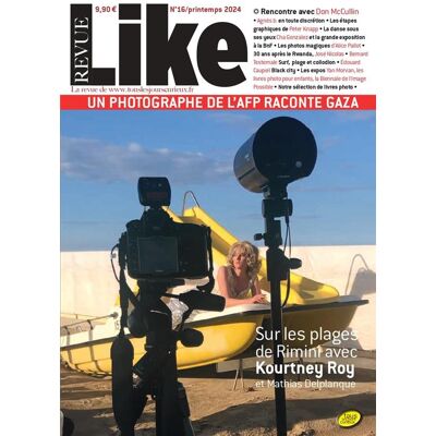 ART Revue Like n.16 : Sur les plages de Rimini avec Kourtney Roy et Mathias Delplanque - Publicité ART Revue Like n.16 : Sur les plages de Rimini avec Kourtney Roy et Mathias Delplanque - Publicité