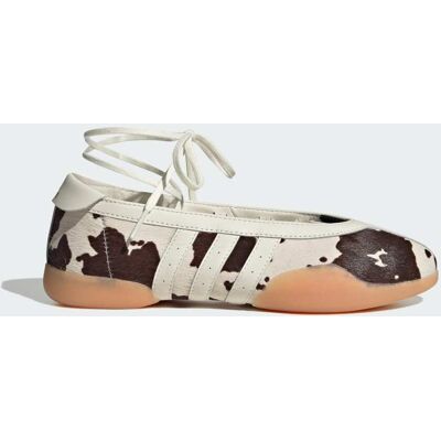 Adidas Chaussures Taekwondo Mei Aurora Coffee / Cloud White / Gum 47 1/3 - Publicité Adidas Chaussures Taekwondo Mei Aurora Coffee / Cloud White / Gum 47 1/3 - Publicité