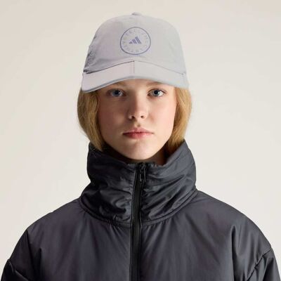 Casquette adidas by Stella McCartney Run Light Solid Grey / Super Purple S/M - Publicité Casquette adidas by Stella McCartney Run Light Solid Grey / Super Purple S/M - Publicité