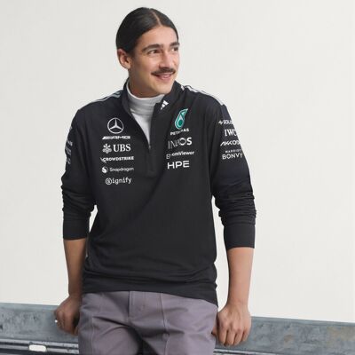 Adidas Sweat-shirt MERCEDES - AMG PETRONAS FORMULA 1 TEAM ENGINEERS QUARTER ZIP Black XS - Publicité Adidas Sweat-shirt MERCEDES - AMG PETRONAS FORMULA 1 TEAM ENGINEERS QUARTER ZIP Black XS - Publicité