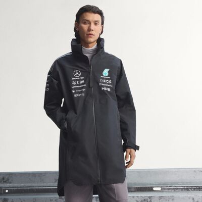 Adidas PARKA IMPERMÉABLE ÉQUIPE DE FORMULE 1 MERCEDES AMG PETRONAS Black M - Publicité Adidas PARKA IMPERMÉABLE ÉQUIPE DE FORMULE 1 MERCEDES AMG PETRONAS Black M - Publicité