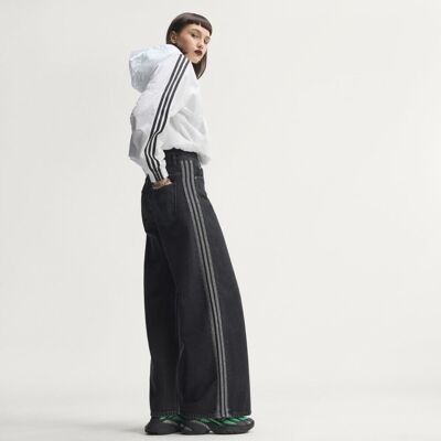 Adidas PANTALON LARGE TAILLE HAUTE DENIM True Black Denim 36-32 - Publicité Adidas PANTALON LARGE TAILLE HAUTE DENIM True Black Denim 36-32 - Publicité