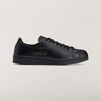 Adidas Chaussure Y-3 SUPERSTAR Black / Black / Black 44 2/3 - Publicité Adidas Chaussure Y-3 SUPERSTAR Black / Black / Black 44 2/3 - Publicité