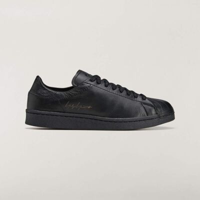 Adidas CHAUSSURE Y-3 SUPERSTAR Black / Black / Black 45 1/3 - Publicité Adidas CHAUSSURE Y-3 SUPERSTAR Black / Black / Black 45 1/3 - Publicité