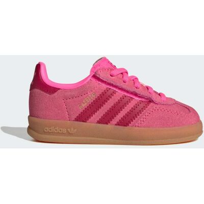 Adidas CHAUSSURE GAZELLE INDOOR COMFORT CLOSURE ELASTIC LACE Lucid Pink / Team Victory Red / Gold Metallic 20 - Publicité Adidas CHAUSSURE GAZELLE INDOOR COMFORT CLOSURE ELASTIC LACE Lucid Pink / Team Victory Red / Gold Metallic 20 - Publicité