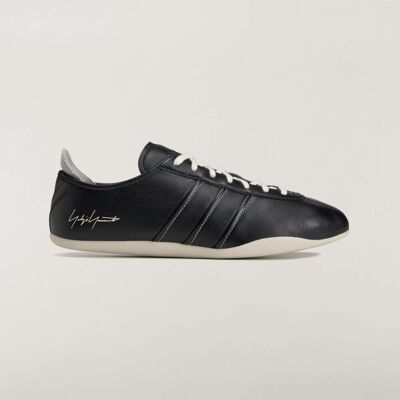 Adidas CHAUSSURE TOKYO Y-3 Black / Alumina / Off White 40 - Publicité Adidas CHAUSSURE TOKYO Y-3 Black / Alumina / Off White 40 - Publicité